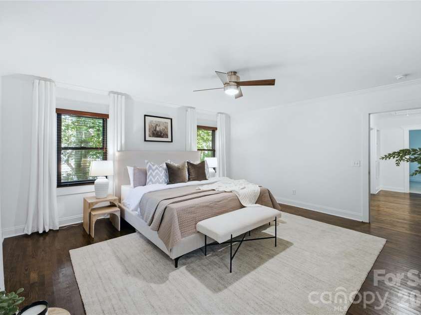 947 Everett Place, Charlotte, NC 28205.  MLS# CAR4425466, YatesRealty ID 52194. 