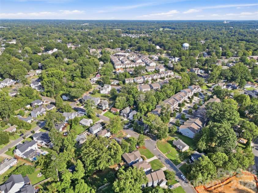 947 Everett Place, Charlotte, NC 28205.  MLS# CAR4425466, YatesRealty ID 52194. 