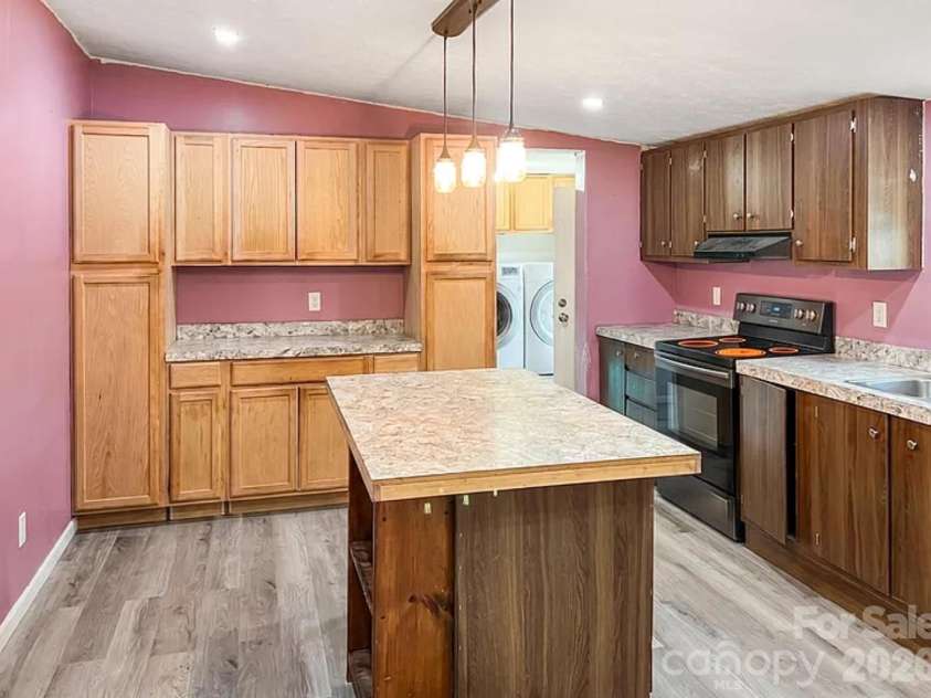 1860 Springvale Road, Lugoff, SC 29078.  MLS# CAR4426915, YatesRealty ID 52196. 