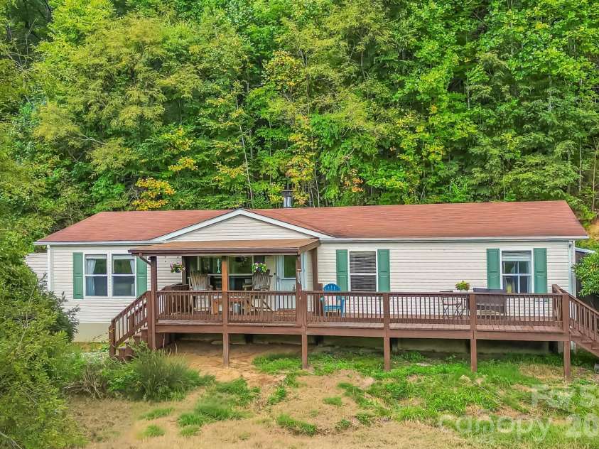 245 Merry Way, Clyde, NC 28721.  MLS# CAR4419042, YatesRealty ID 52197. 