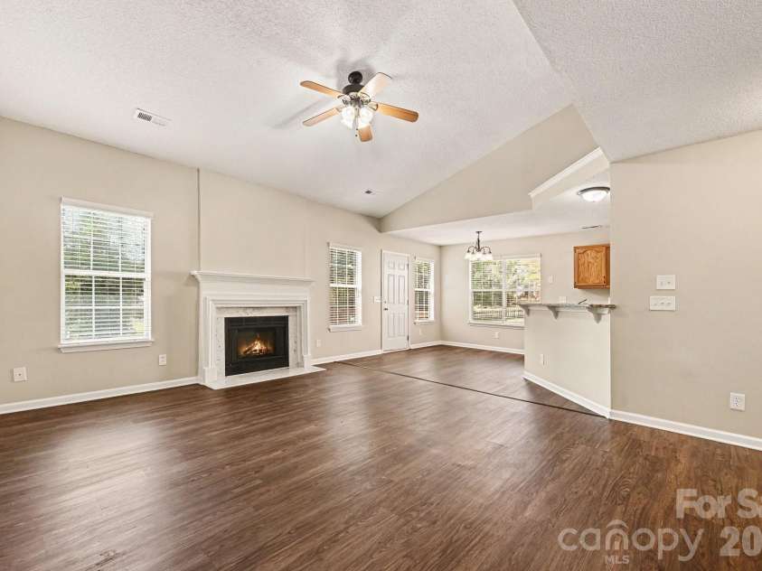 7117 Daerwood Place, Charlotte, NC 28215.  MLS# CAR4426773, YatesRealty ID 52199. 