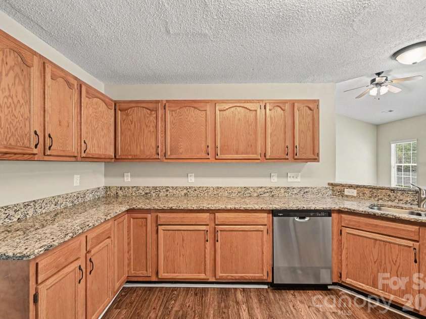 7117 Daerwood Place, Charlotte, NC 28215.  MLS# CAR4426773, YatesRealty ID 52199. 