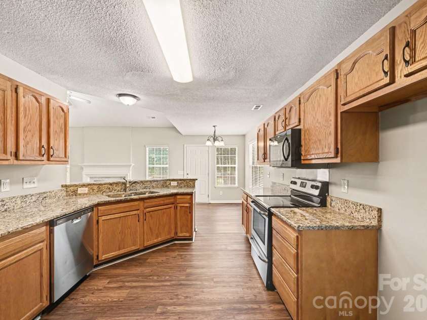 7117 Daerwood Place, Charlotte, NC 28215.  MLS# CAR4426773, YatesRealty ID 52199. 