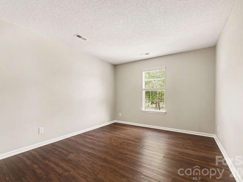 7117 Daerwood Place, Charlotte, NC 28215.  MLS# CAR4426773, YatesRealty ID 52199. 