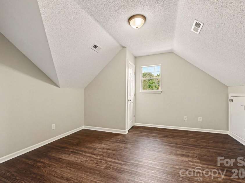 7117 Daerwood Place, Charlotte, NC 28215.  MLS# CAR4426773, YatesRealty ID 52199. 