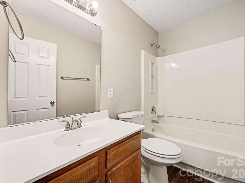 7117 Daerwood Place, Charlotte, NC 28215.  MLS# CAR4426773, YatesRealty ID 52199. 