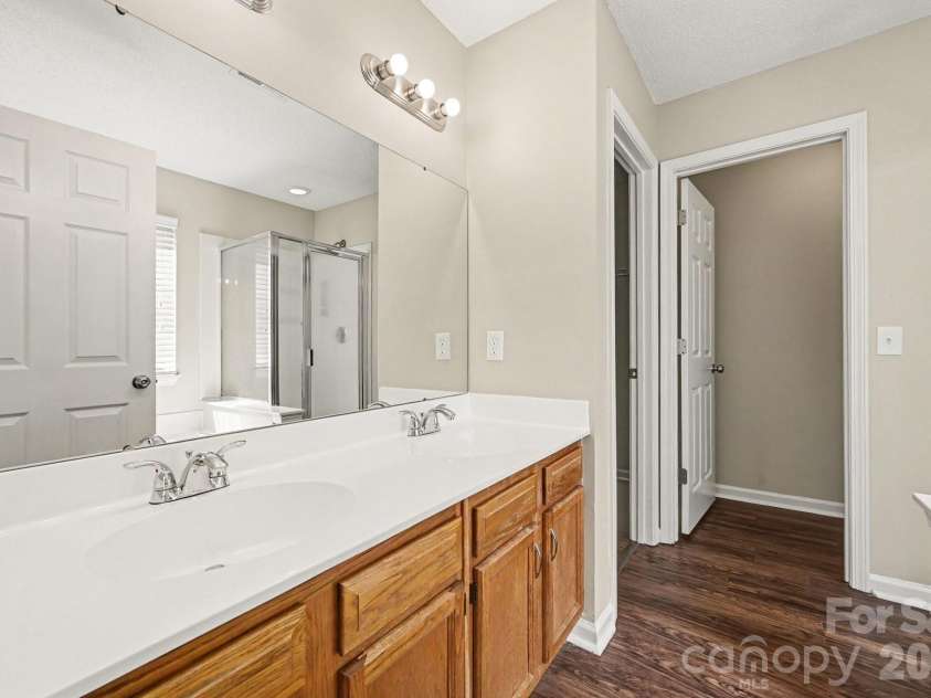 7117 Daerwood Place, Charlotte, NC 28215.  MLS# CAR4426773, YatesRealty ID 52199. 