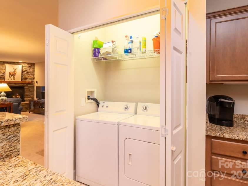120 Pleasant View Boulevard, Sugar Mountain, NC 28604.  MLS# CAR4329178, YatesRealty ID 522. 