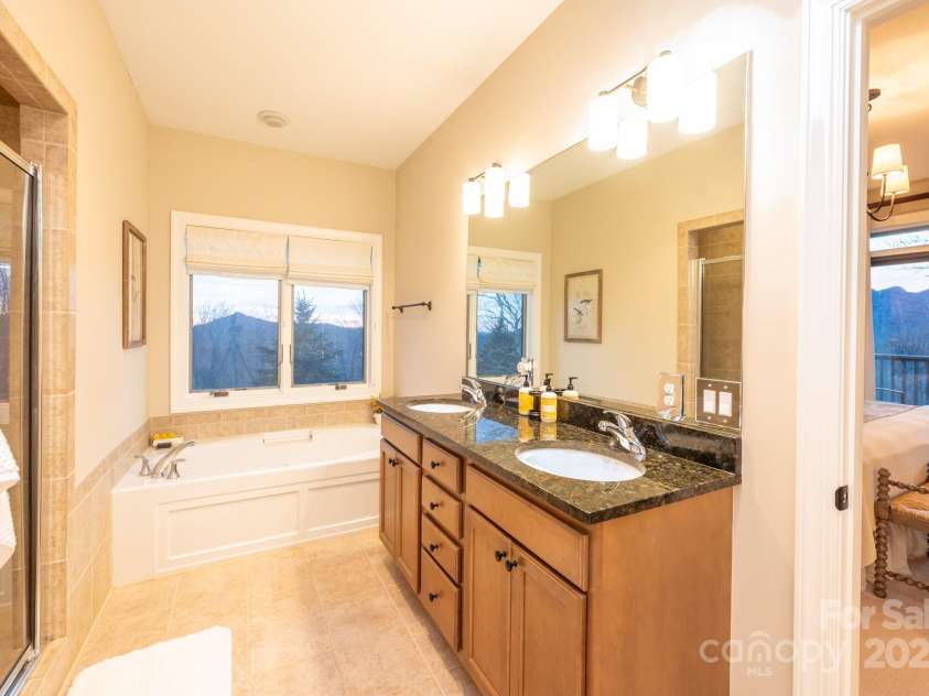 120 Pleasant View Boulevard, Sugar Mountain, NC 28604.  MLS# CAR4329178, YatesRealty ID 522. 