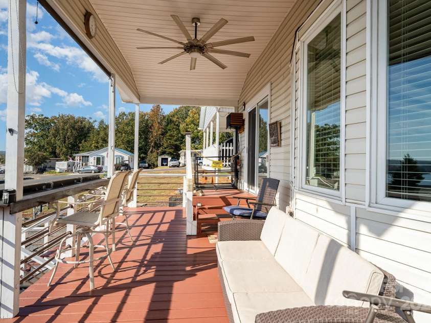 127 Lake View Drive, New London, NC 28127.  MLS# CAR4195407, YatesRealty ID 522. 