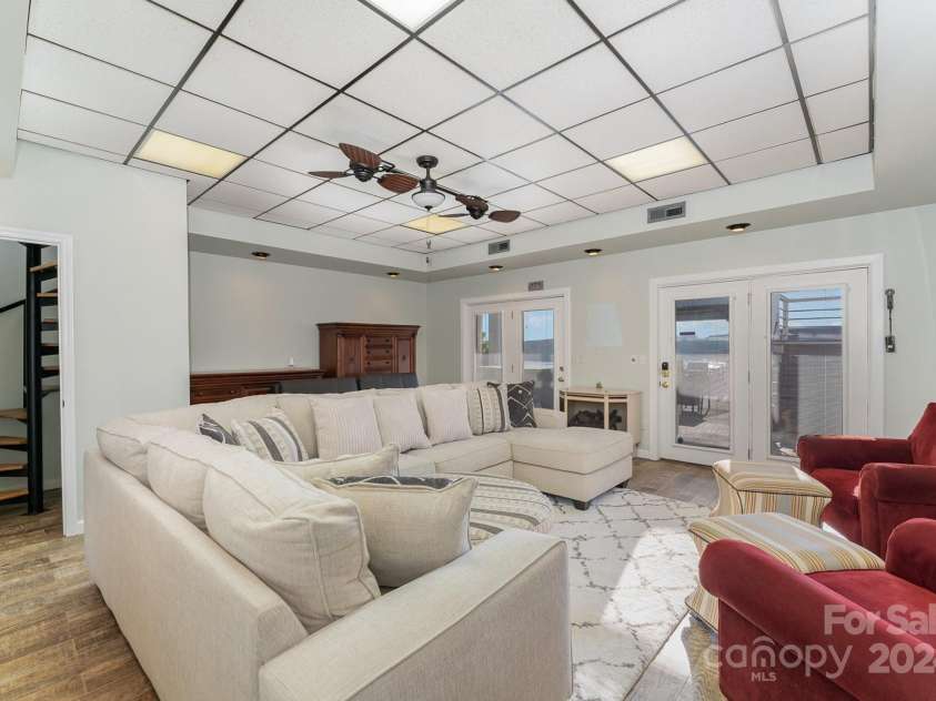 127 Lake View Drive, New London, NC 28127.  MLS# CAR4195407, YatesRealty ID 522. 