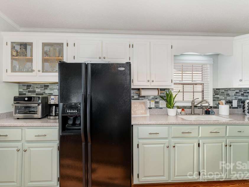 127 Lake View Drive, New London, NC 28127.  MLS# CAR4195407, YatesRealty ID 522. 