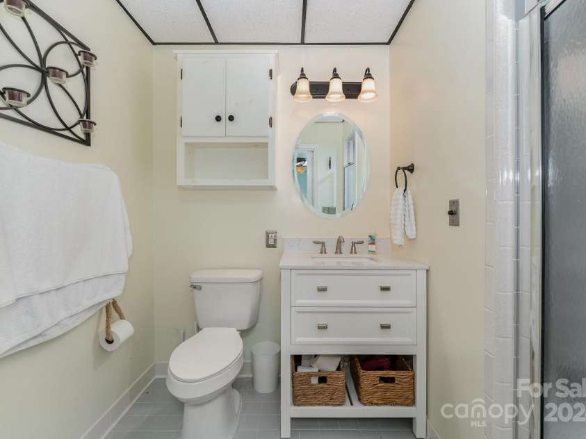 127 Lake View Drive, New London, NC 28127.  MLS# CAR4195407, YatesRealty ID 522. 
