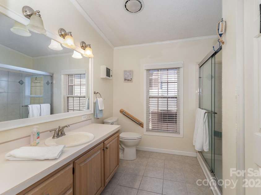 127 Lake View Drive, New London, NC 28127.  MLS# CAR4195407, YatesRealty ID 522. 
