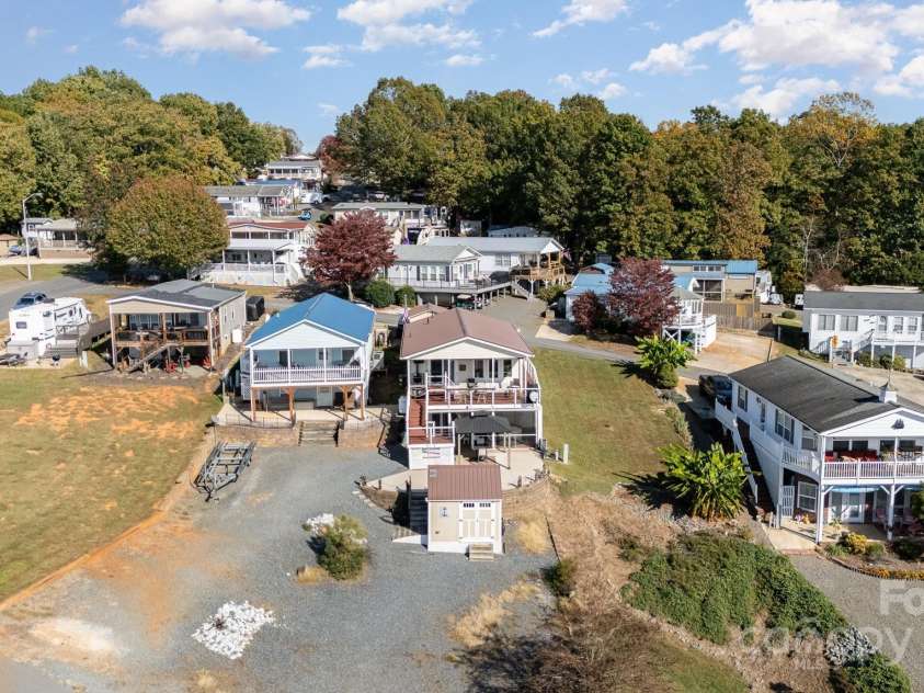 127 Lake View Drive, New London, NC 28127.  MLS# CAR4195407, YatesRealty ID 522. 