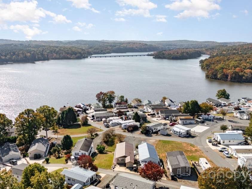 127 Lake View Drive, New London, NC 28127.  MLS# CAR4195407, YatesRealty ID 522. 