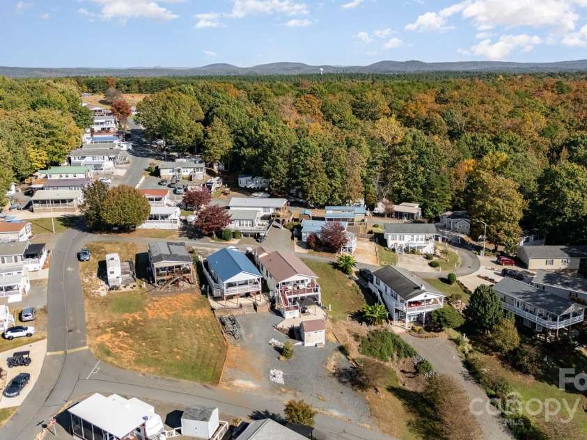 127 Lake View Drive, New London, NC 28127.  MLS# CAR4195407, YatesRealty ID 522. 