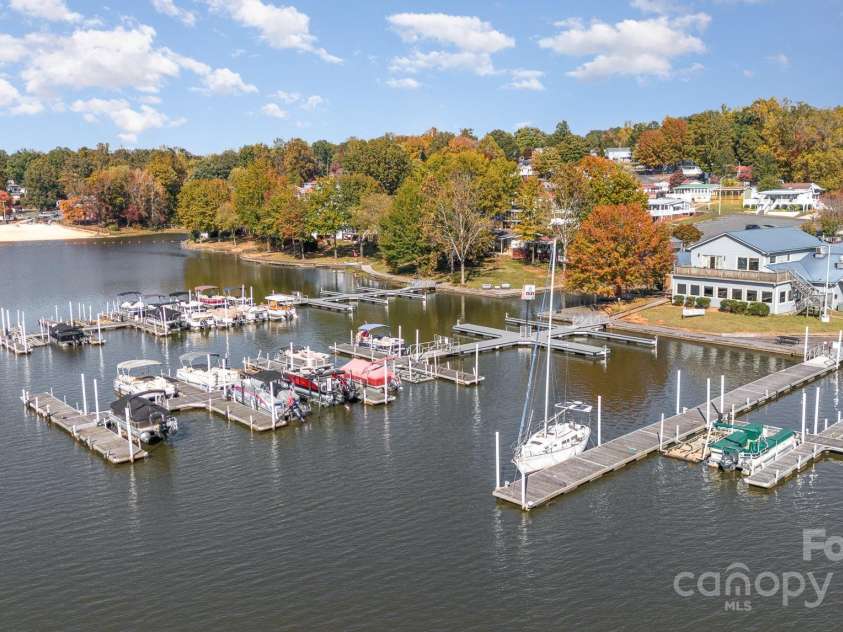 127 Lake View Drive, New London, NC 28127.  MLS# CAR4195407, YatesRealty ID 522. 