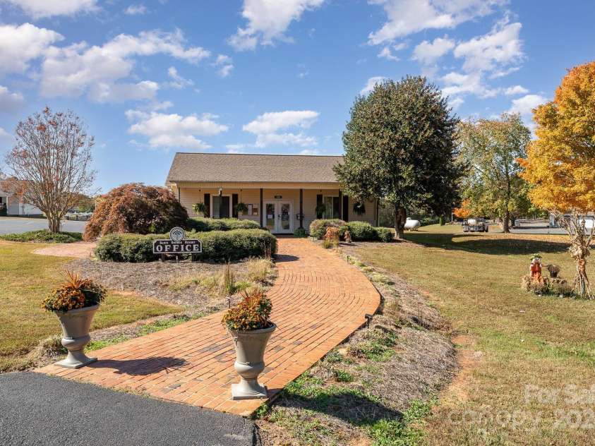 127 Lake View Drive, New London, NC 28127.  MLS# CAR4195407, YatesRealty ID 522. 