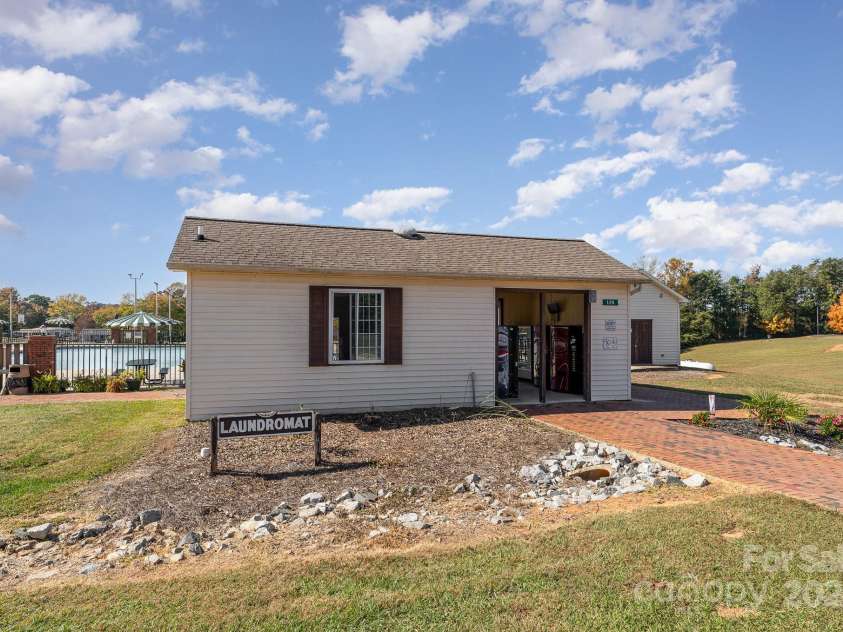 127 Lake View Drive, New London, NC 28127.  MLS# CAR4195407, YatesRealty ID 522. 