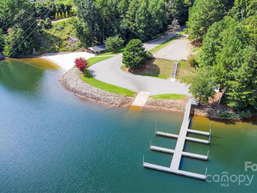 127 Beacon Ridge Drive, Stony Point, NC 28678.  MLS# CAR4293388, YatesRealty ID 5220. 