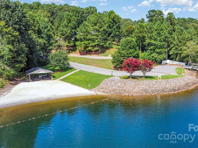 127 Beacon Ridge Drive, Stony Point, NC 28678.  MLS# CAR4293388, YatesRealty ID 5220. 