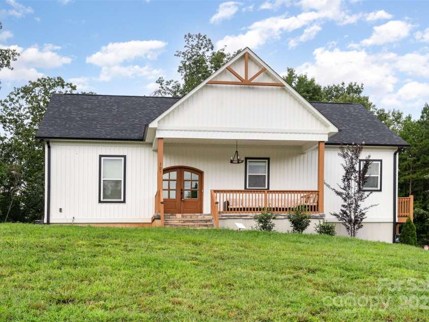 127 Beacon Ridge Drive, Stony Point, NC 28678.  MLS# CAR4293388, YatesRealty ID 5220. 