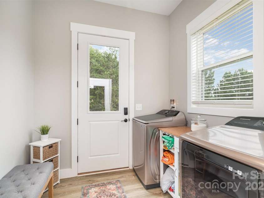127 Beacon Ridge Drive, Stony Point, NC 28678.  MLS# CAR4293388, YatesRealty ID 5220. 