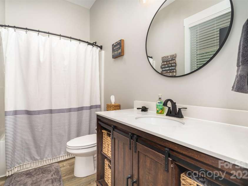 127 Beacon Ridge Drive, Stony Point, NC 28678.  MLS# CAR4293388, YatesRealty ID 5220. 