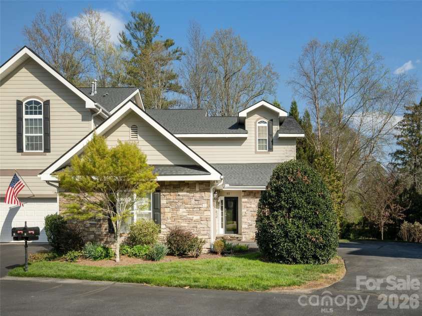 83 Towne Place Drive, Hendersonville, NC 28792.  MLS# CAR4365418, YatesRealty ID 52200. 