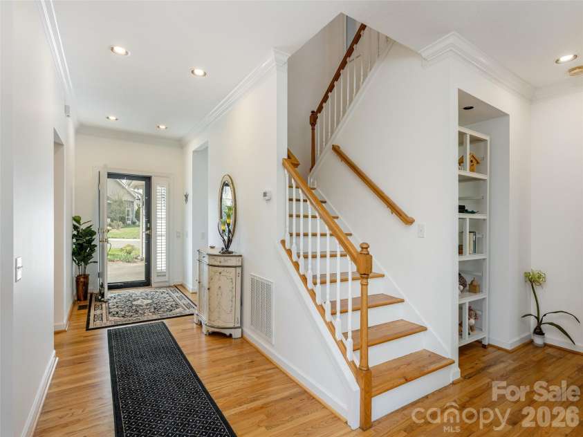 83 Towne Place Drive, Hendersonville, NC 28792.  MLS# CAR4365418, YatesRealty ID 52200. 