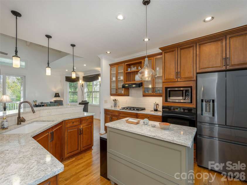83 Towne Place Drive, Hendersonville, NC 28792.  MLS# CAR4365418, YatesRealty ID 52200. 