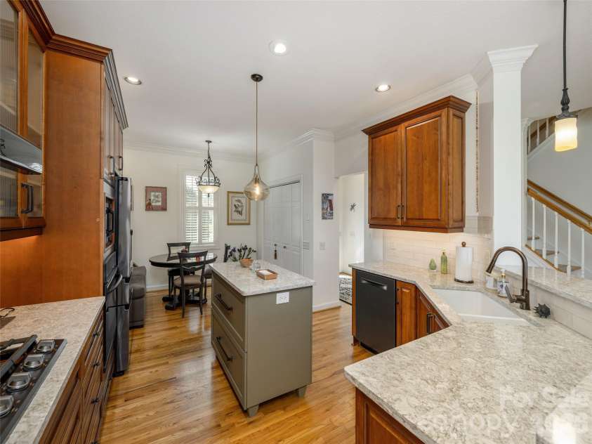 83 Towne Place Drive, Hendersonville, NC 28792.  MLS# CAR4365418, YatesRealty ID 52200. 