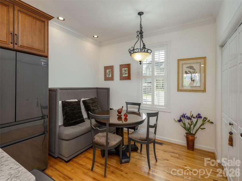 83 Towne Place Drive, Hendersonville, NC 28792.  MLS# CAR4365418, YatesRealty ID 52200. 