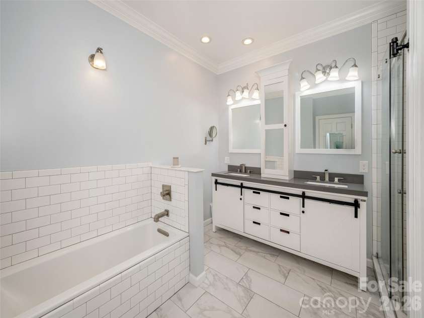 83 Towne Place Drive, Hendersonville, NC 28792.  MLS# CAR4365418, YatesRealty ID 52200. 