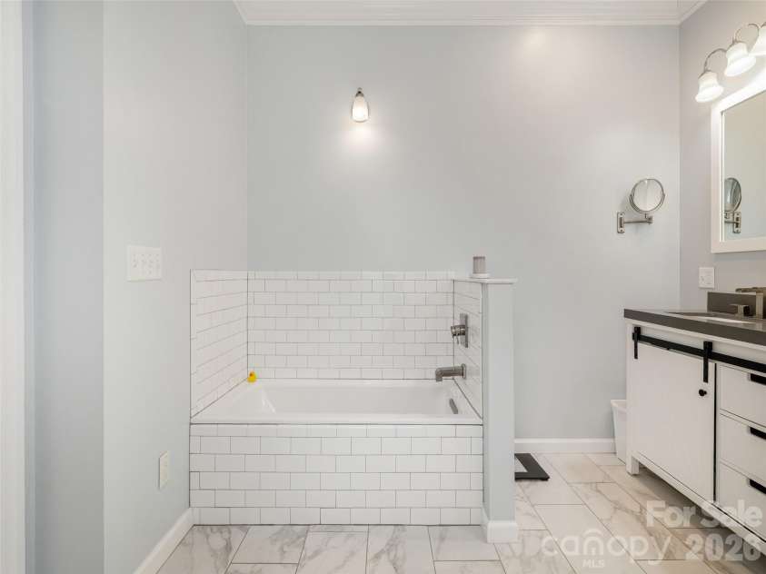 83 Towne Place Drive, Hendersonville, NC 28792.  MLS# CAR4365418, YatesRealty ID 52200. 