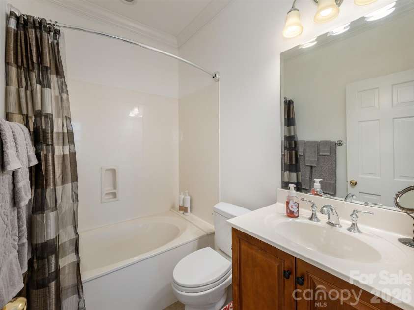 83 Towne Place Drive, Hendersonville, NC 28792.  MLS# CAR4365418, YatesRealty ID 52200. 