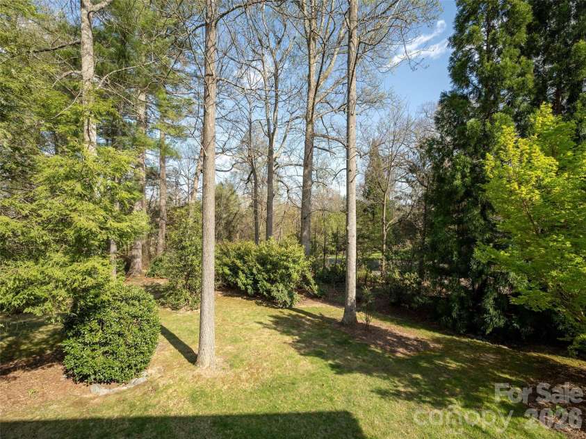 83 Towne Place Drive, Hendersonville, NC 28792.  MLS# CAR4365418, YatesRealty ID 52200. 