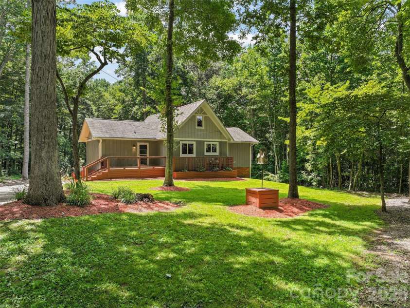 82 Sunburst Drive, Waynesville, NC 28786.  MLS# CAR4401494, YatesRealty ID 52202. 
