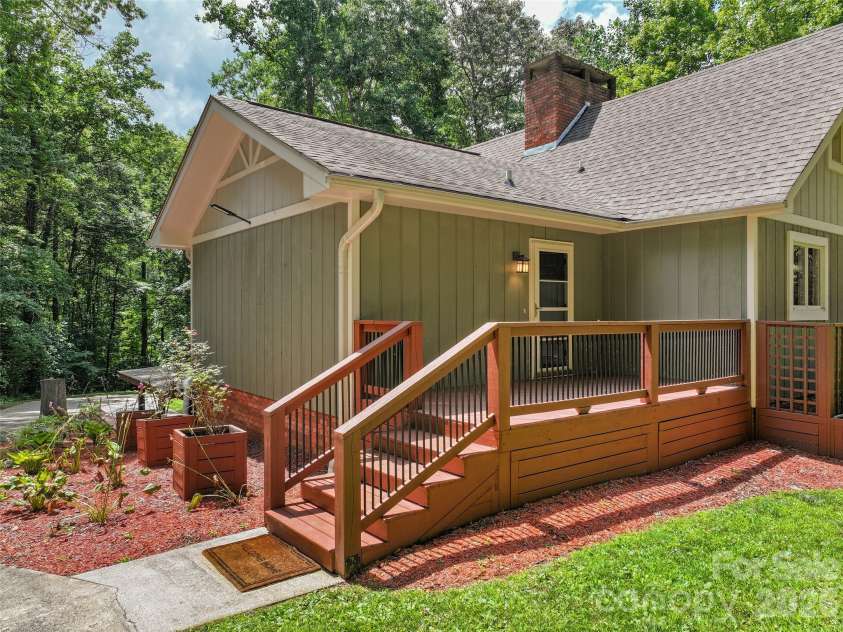 82 Sunburst Drive, Waynesville, NC 28786.  MLS# CAR4401494, YatesRealty ID 52202. 