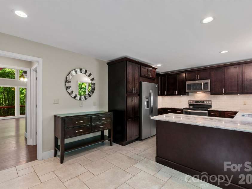 82 Sunburst Drive, Waynesville, NC 28786.  MLS# CAR4401494, YatesRealty ID 52202. 