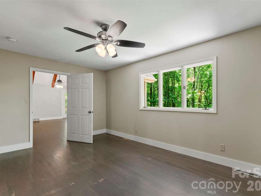 82 Sunburst Drive, Waynesville, NC 28786.  MLS# CAR4401494, YatesRealty ID 52202. 