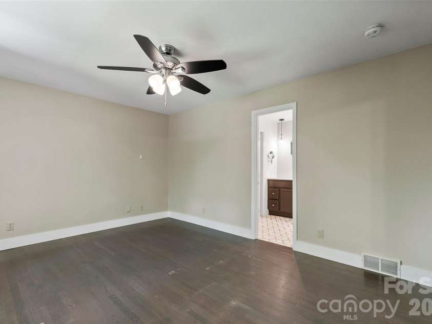 82 Sunburst Drive, Waynesville, NC 28786.  MLS# CAR4401494, YatesRealty ID 52202. 