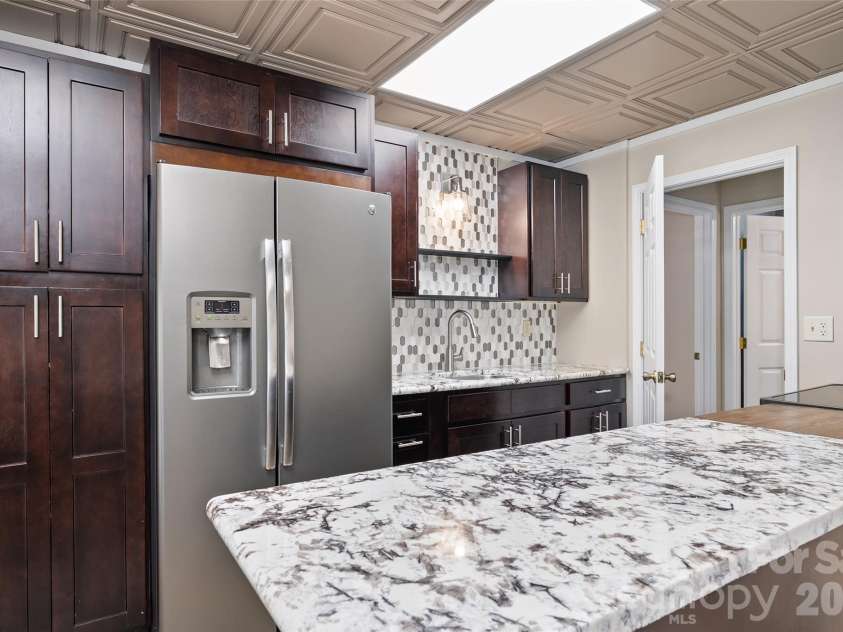 82 Sunburst Drive, Waynesville, NC 28786.  MLS# CAR4401494, YatesRealty ID 52202. 