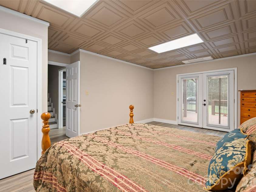 82 Sunburst Drive, Waynesville, NC 28786.  MLS# CAR4401494, YatesRealty ID 52202. 