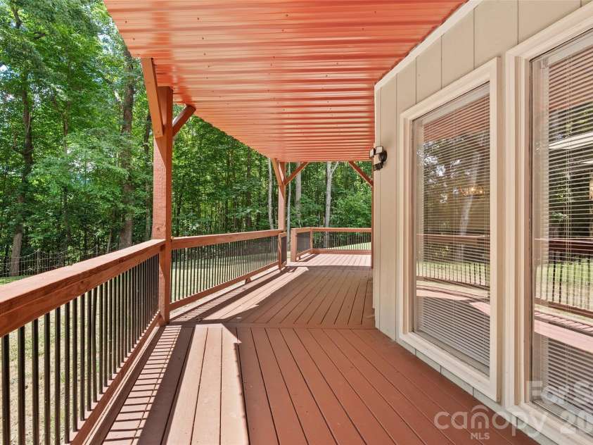 82 Sunburst Drive, Waynesville, NC 28786.  MLS# CAR4401494, YatesRealty ID 52202. 