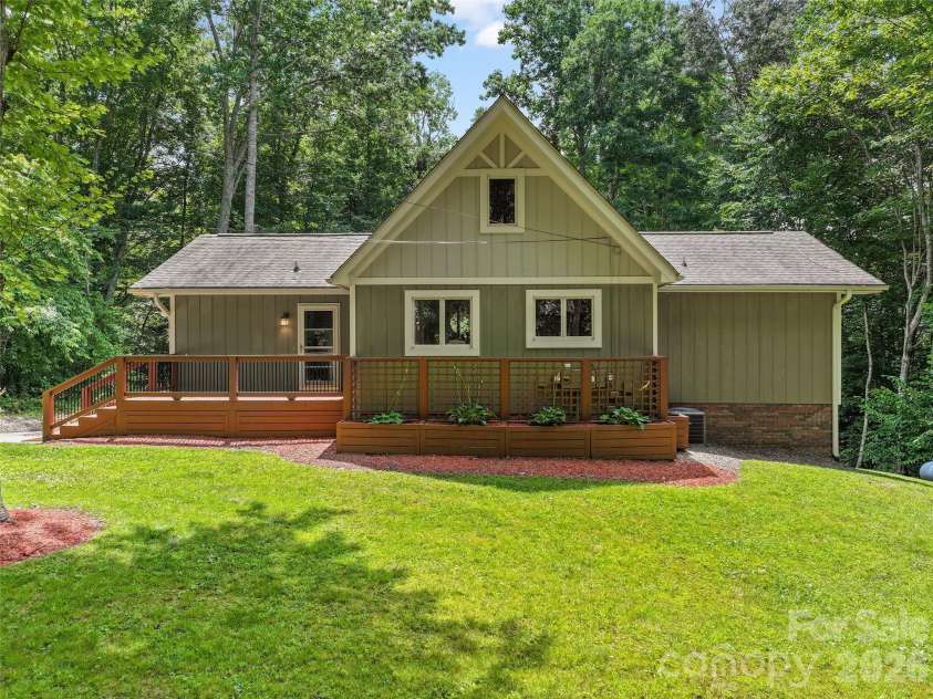 82 Sunburst Drive, Waynesville, NC 28786.  MLS# CAR4401494, YatesRealty ID 52202. 