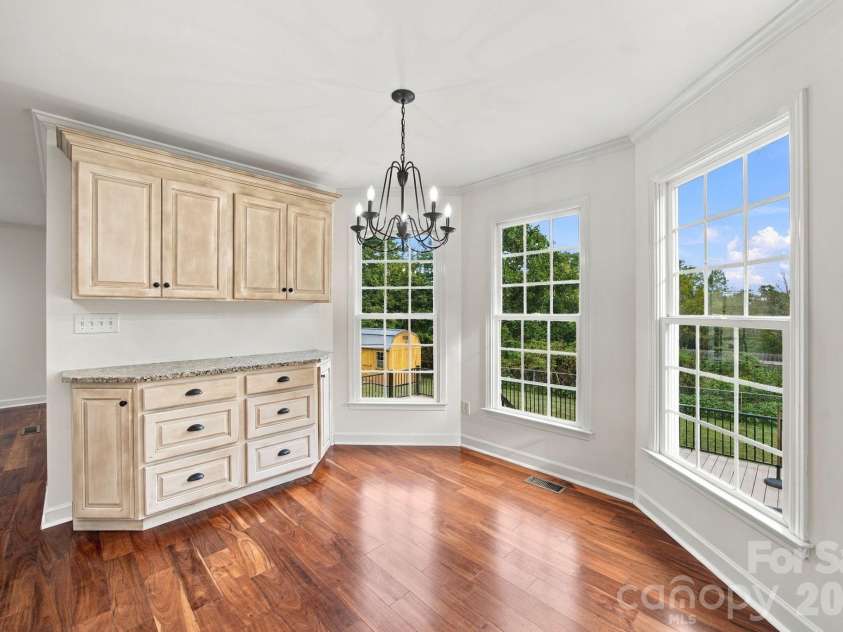 1829 Kenmore Drive, Statesville, NC 28625.  MLS# CAR4426962, YatesRealty ID 52207. 