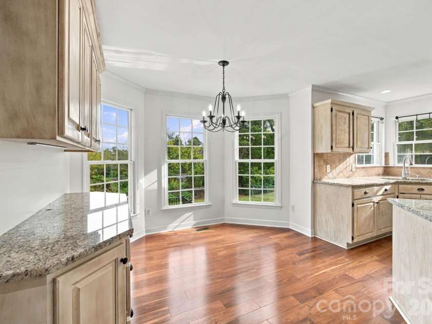 1829 Kenmore Drive, Statesville, NC 28625.  MLS# CAR4426962, YatesRealty ID 52207. 