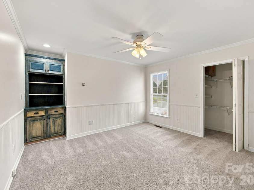 1829 Kenmore Drive, Statesville, NC 28625.  MLS# CAR4426962, YatesRealty ID 52207. 